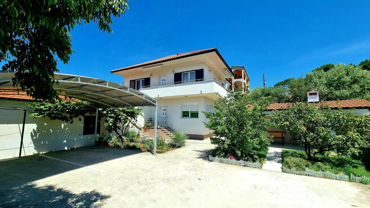 Apartments Bava Трогир Экстерьер фото