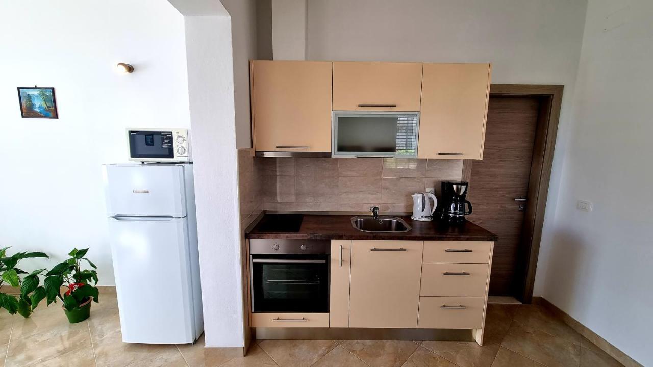Apartments Bava Трогир Экстерьер фото