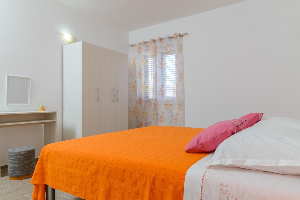 Apartments Bava Трогир Экстерьер фото