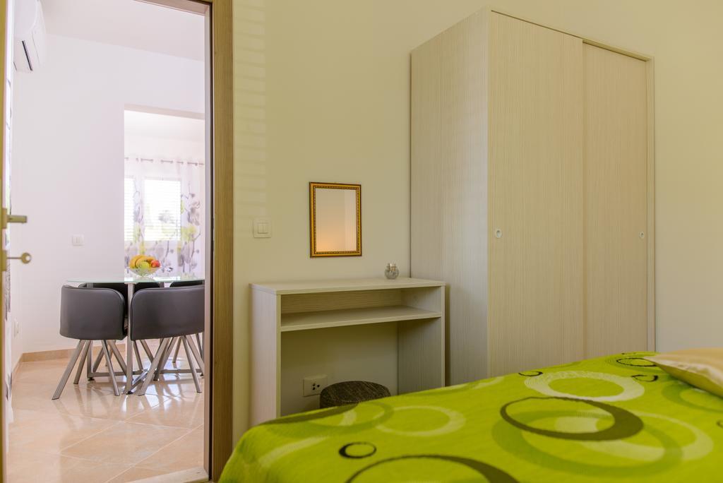Apartments Bava Трогир Экстерьер фото