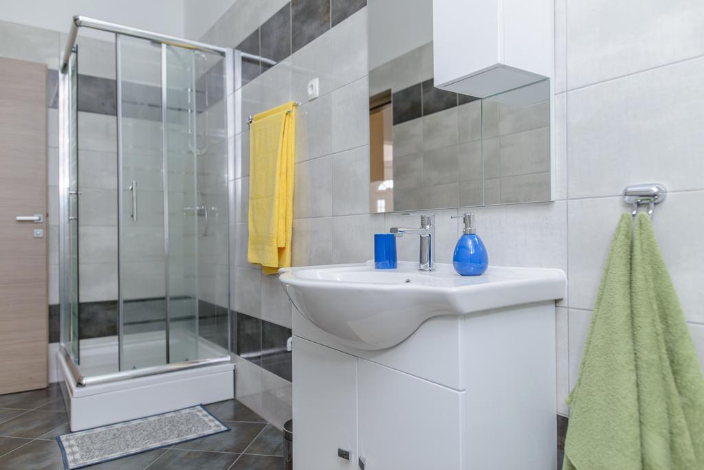 Apartments Bava Трогир Экстерьер фото